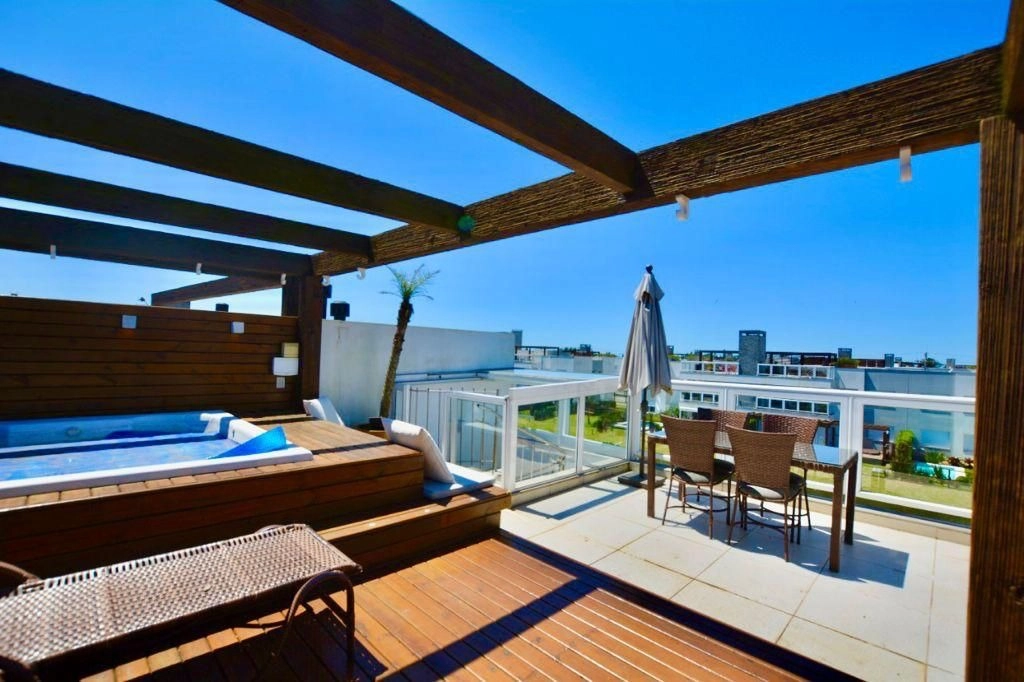 Casa em Condomínio — Rossi CONDOMINIO