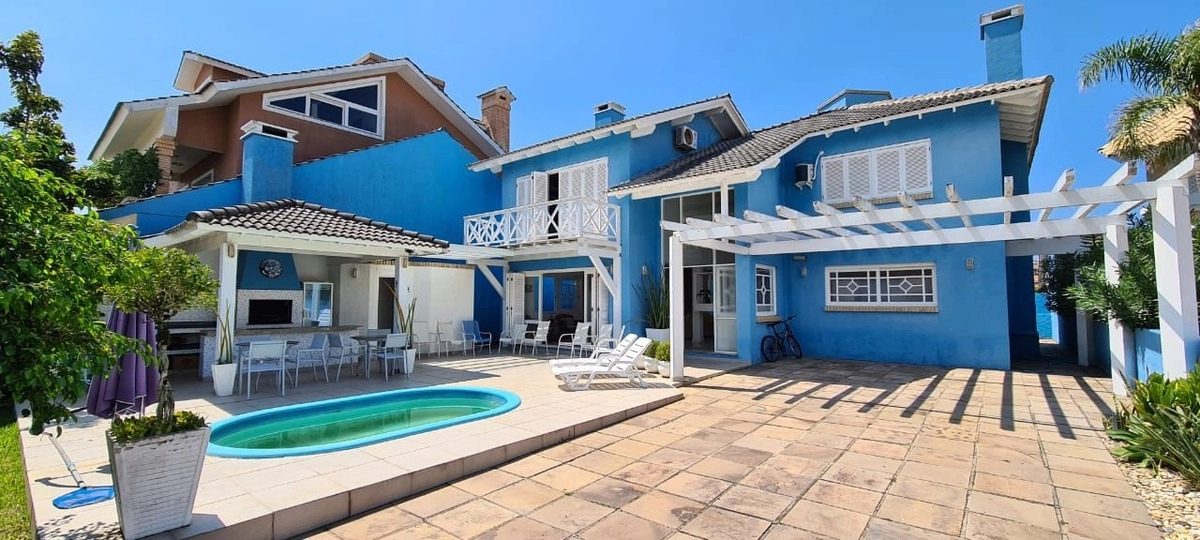 Casa em Condomínio — Condomínio Villas Resort