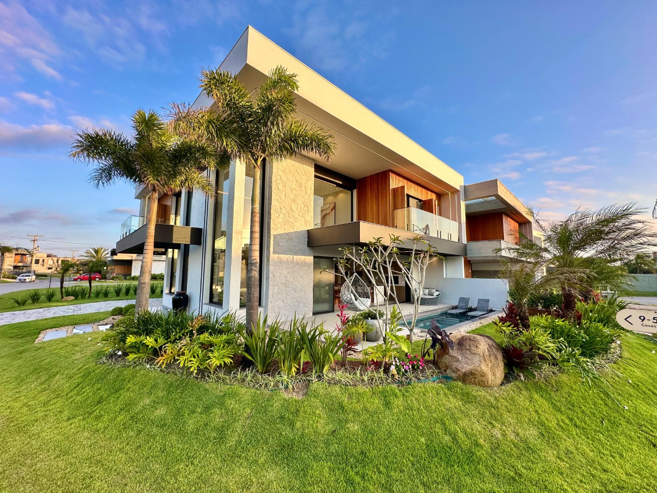 Casa em Condomínio — Sunset Condomínio