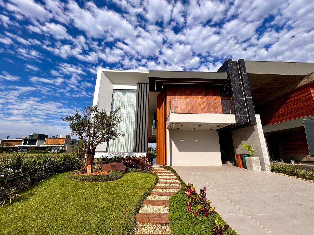 Casa em Condomínio — Sunset Condomínio