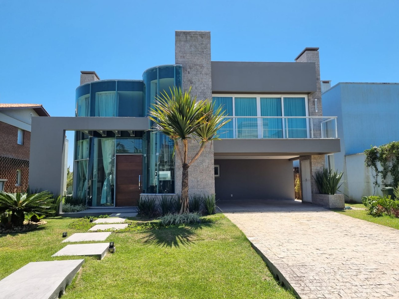 Casa em Condomínio — Ventura Club