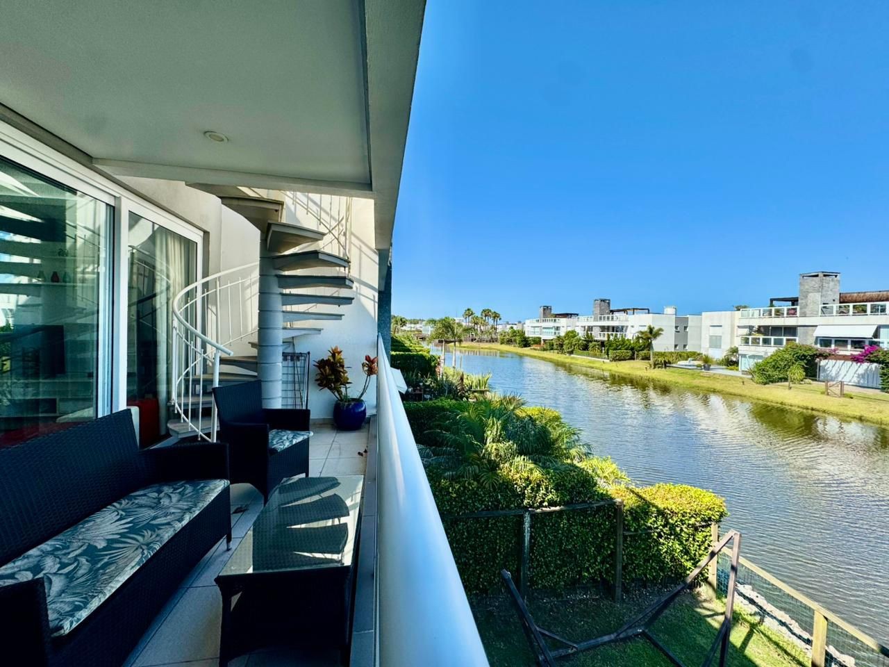 Casa em Condomínio — Rossi CONDOMINIO