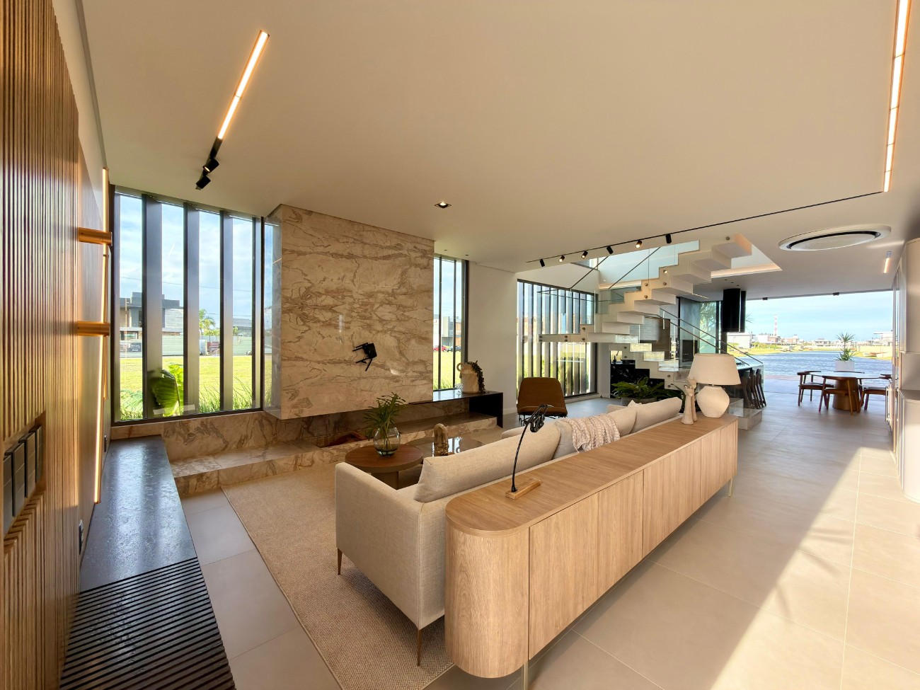 Casa em Condomínio — Amare