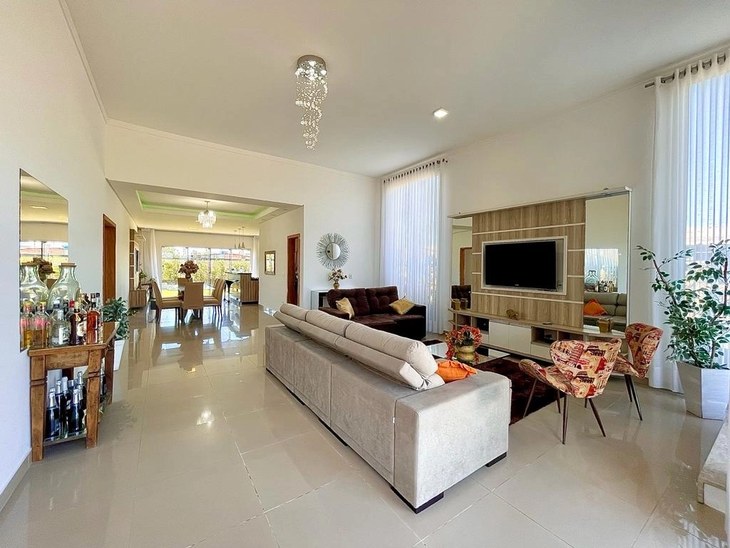 Casa em Condomínio — Condominio Dubai